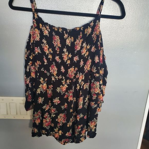 Live 4 truth floral cold shoulder top M - Picture 9 of 12